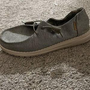 Women’s Size 6 Hey Dude Wendy